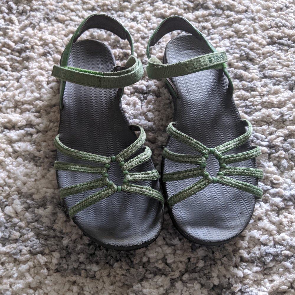 Teva kayenta sandal size 9